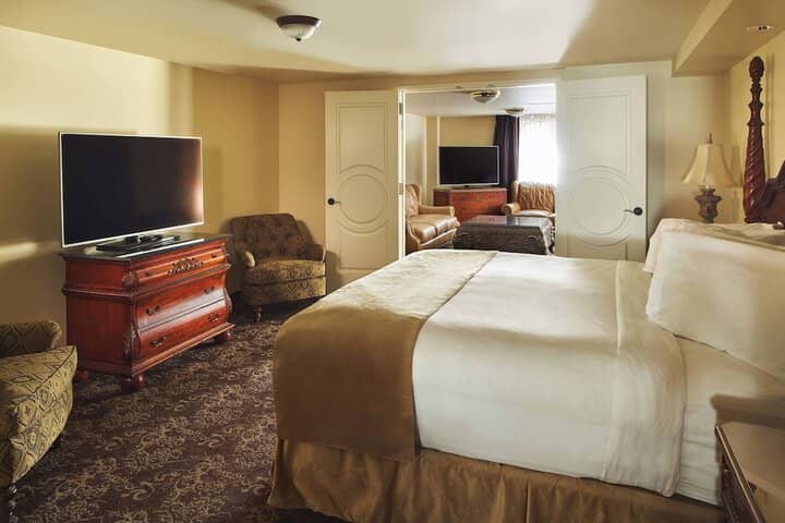 Room 7 of 91
