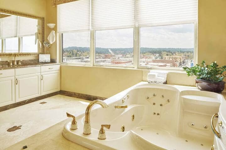 Room 40 of 91